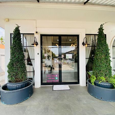 La Riva Boutique Hotel Кампаенг Пет Екстериор снимка