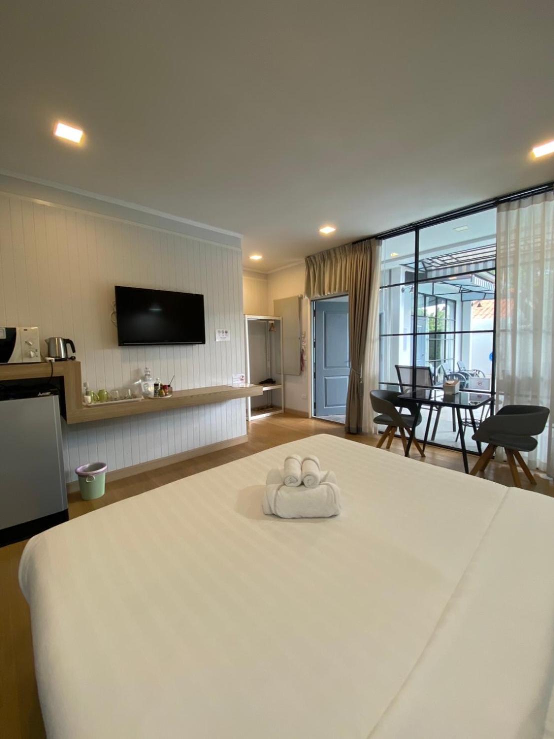 La Riva Boutique Hotel Кампаенг Пет Екстериор снимка